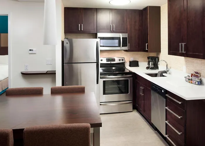 By Marriott Clearwater 3*