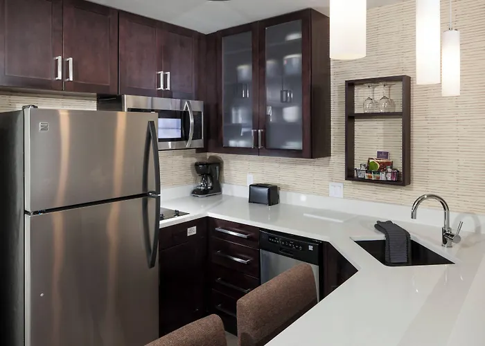 Hotel By Marriott Clearwater 3*