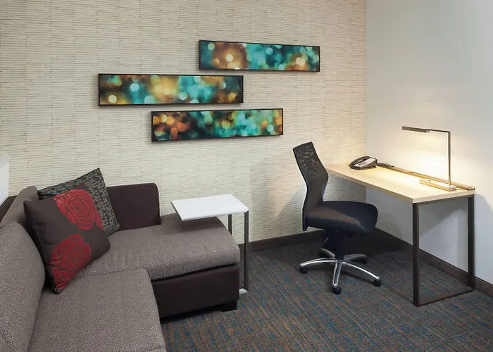 Hotel By Marriott Clearwater