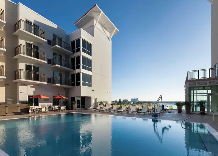 Hotel By Marriott Clearwater