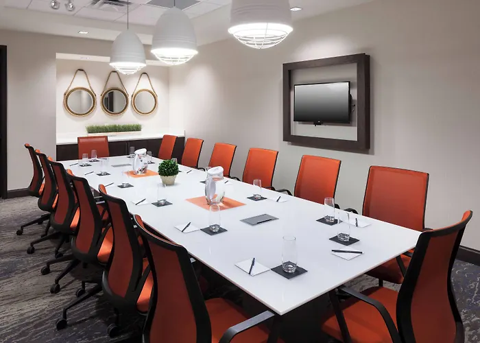 Hotel By Marriott Clearwater 3*