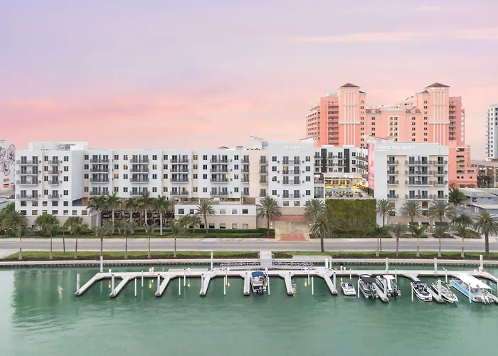 By Marriott Clearwater Hotel 3*