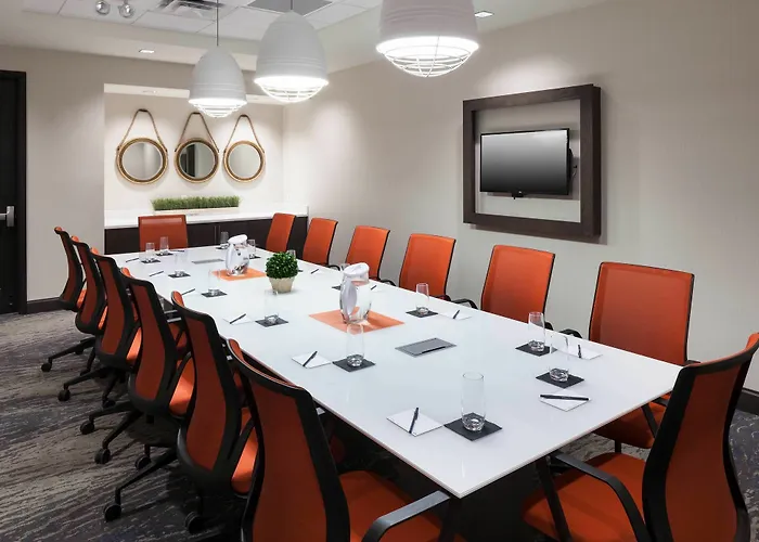 Hotel By Marriott Clearwater 3*